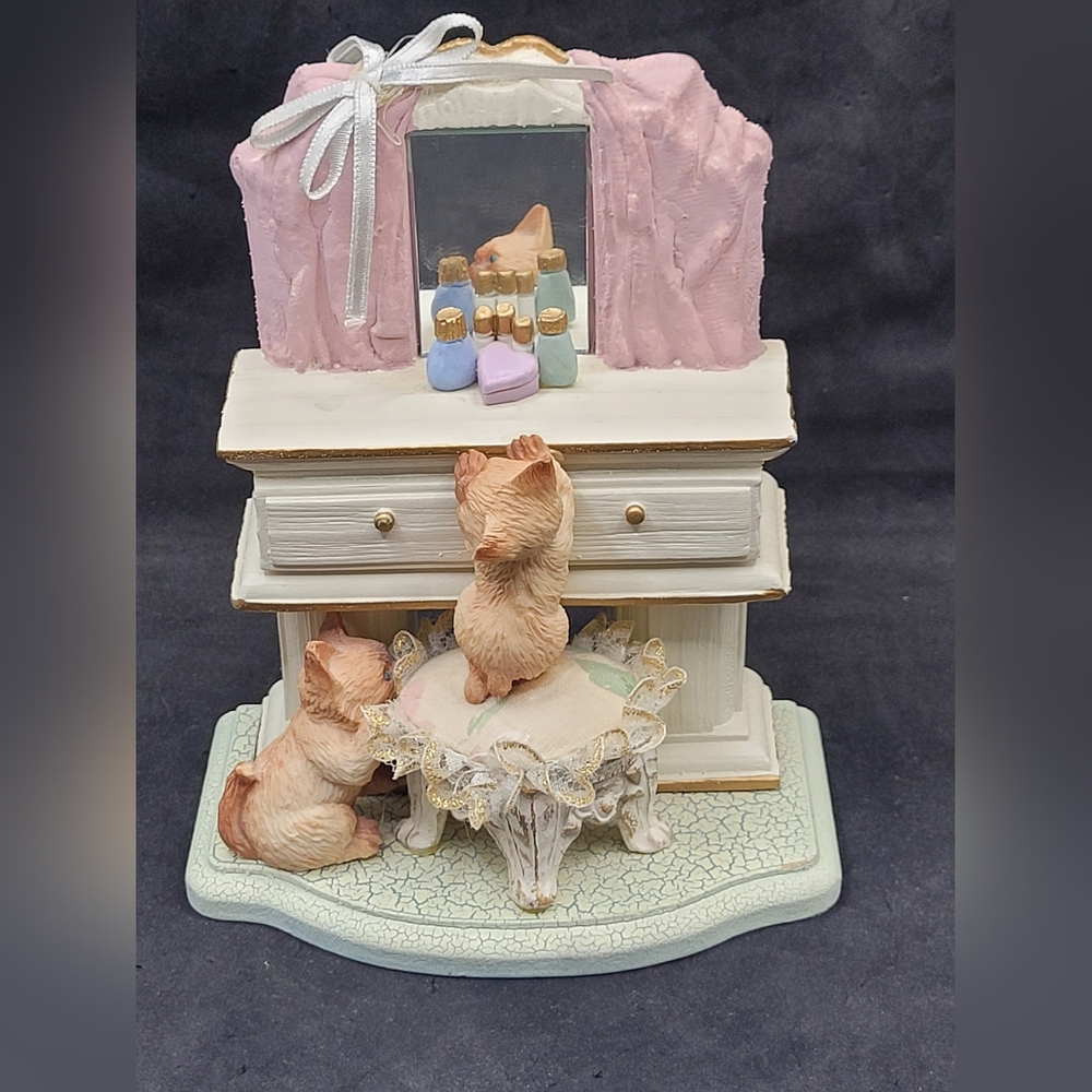Vintage Giftcraft Taiwan Cat Vanity Figurine Two Kittens Mirror Lace Stool 6”